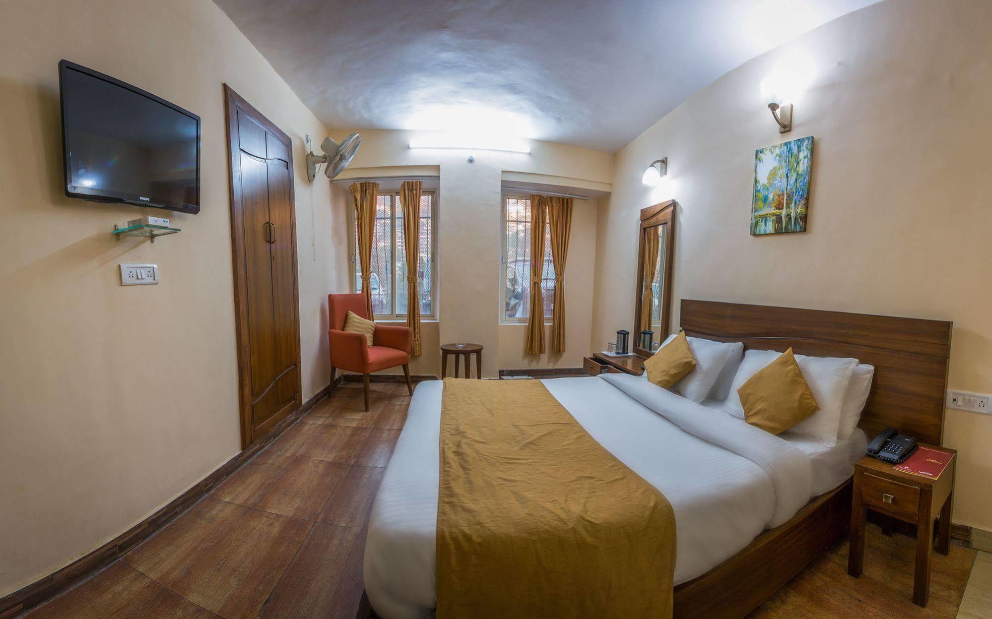 Himalaya Hotel Nainital Exteriör bild