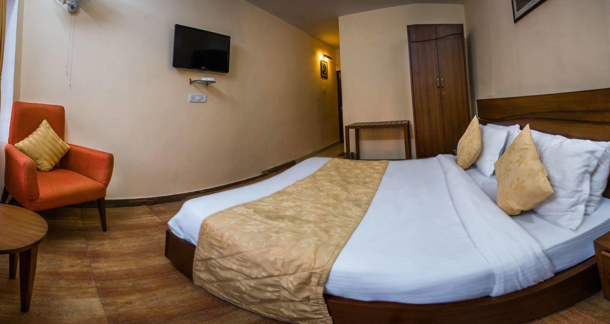 Himalaya Hotel Nainital Exteriör bild