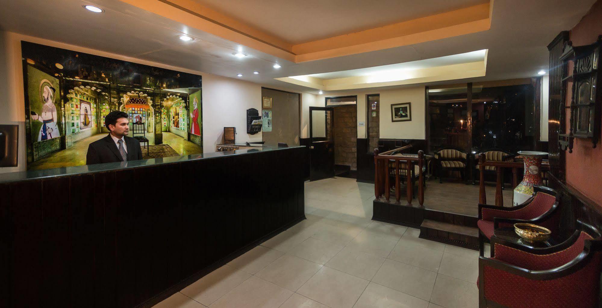 Himalaya Hotel Nainital Exteriör bild