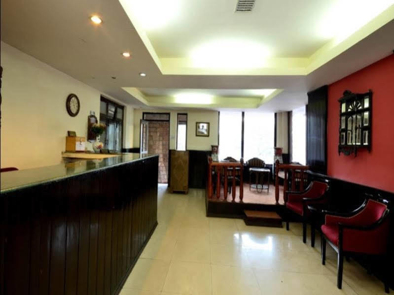 Himalaya Hotel Nainital Exteriör bild